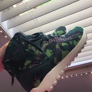 camo nike sneakers